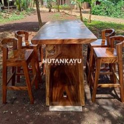 Meja Bar Trembesi Invictus