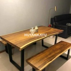 Meja Makan Trembesi Macrobius