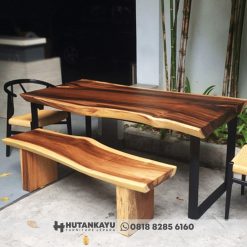 Meja Makan Trembesi Hiraclius